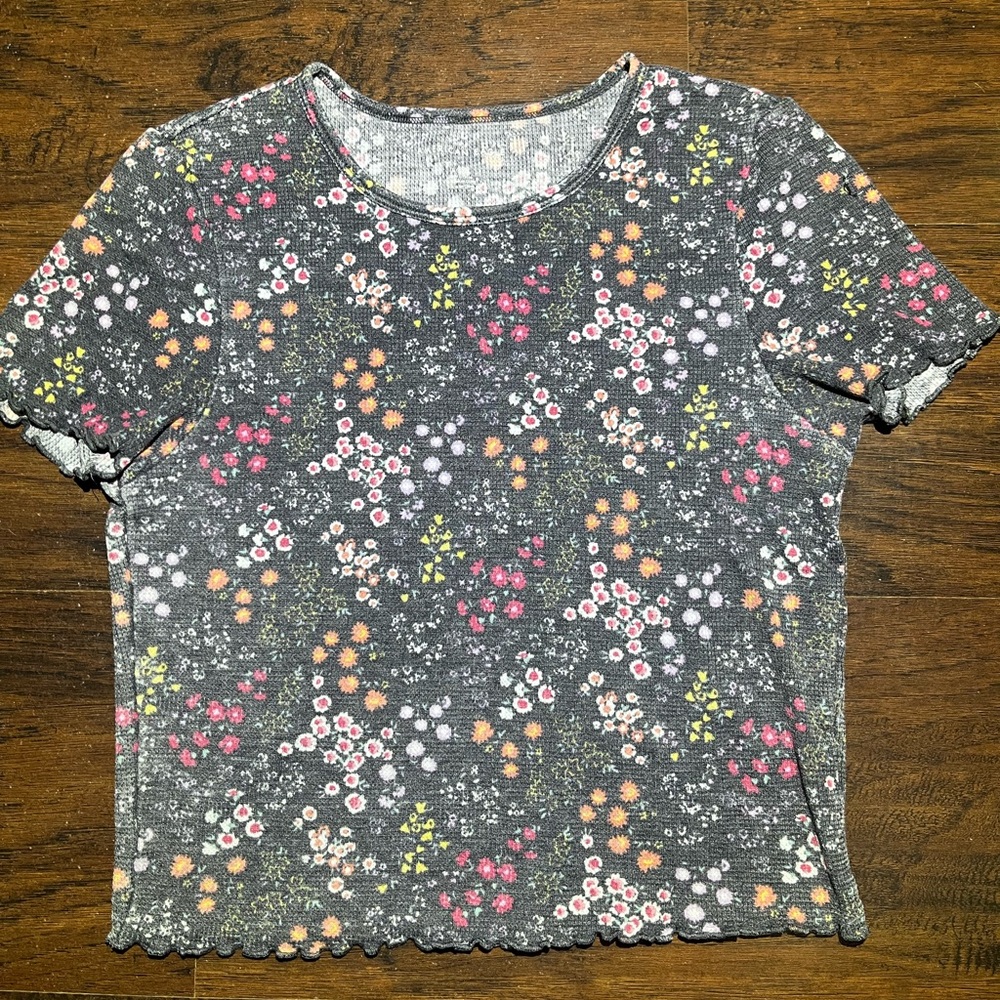 American Eagle floral ribbed baby tee
